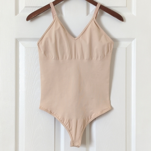 Spanx Seamless Power Sculpting Sleeveless V-neck Thong Bodysuit Soft Nude XL - Picture 1 of 11